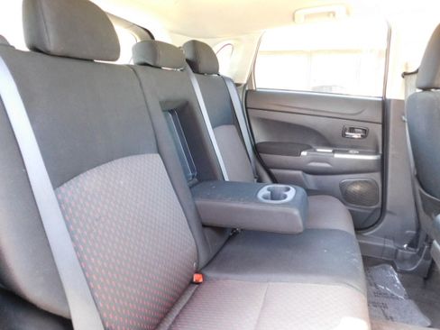 Used 2018 Mitsubishi Outlander Sport ES image 23