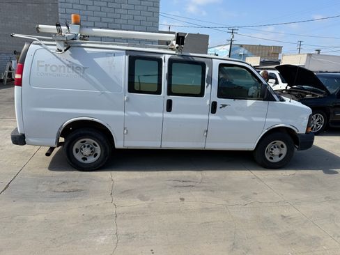 Used 2007 Chevrolet Express 2500 UNAVAIL RWD image 2