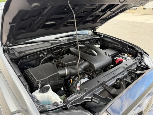 Used 2021 Toyota Tacoma TRD Sport RWD image 21