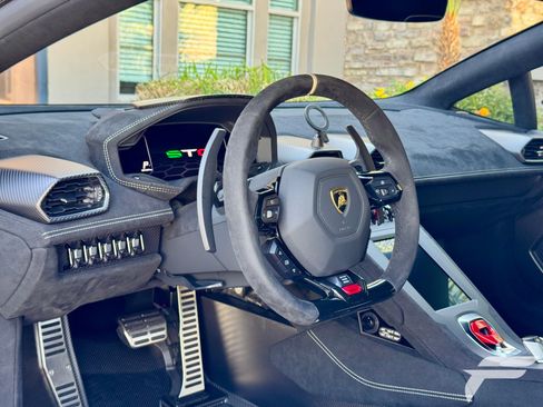 Used 2023 Lamborghini Huracan STO Coupe RWD image 71