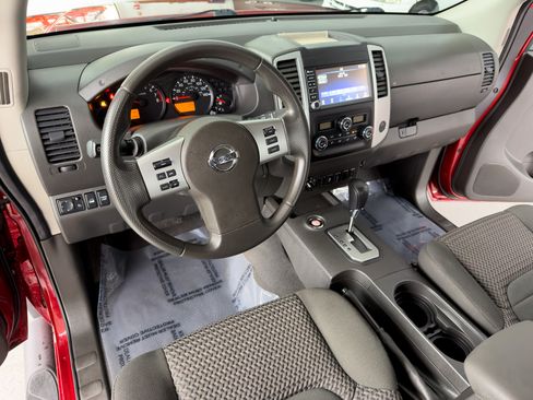Used 2020 Nissan Frontier SV image 8