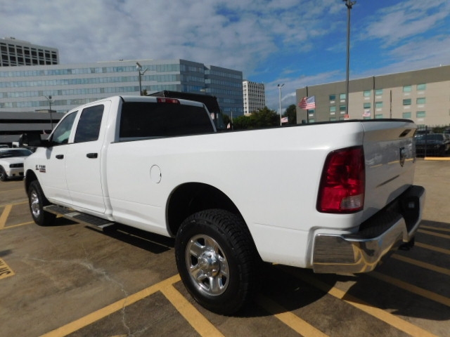 Used 2018 RAM 3500 4x4 Crew Cab ST image 5