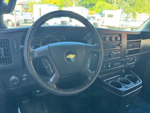 Used 2020 Chevrolet Express 3500 UNAVAIL RWD image 9