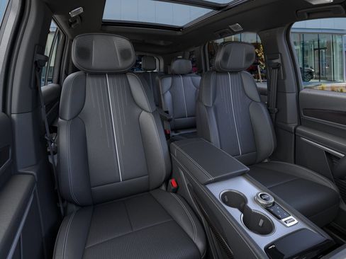 New 2026 Cadillac Vistiq Sport image 16