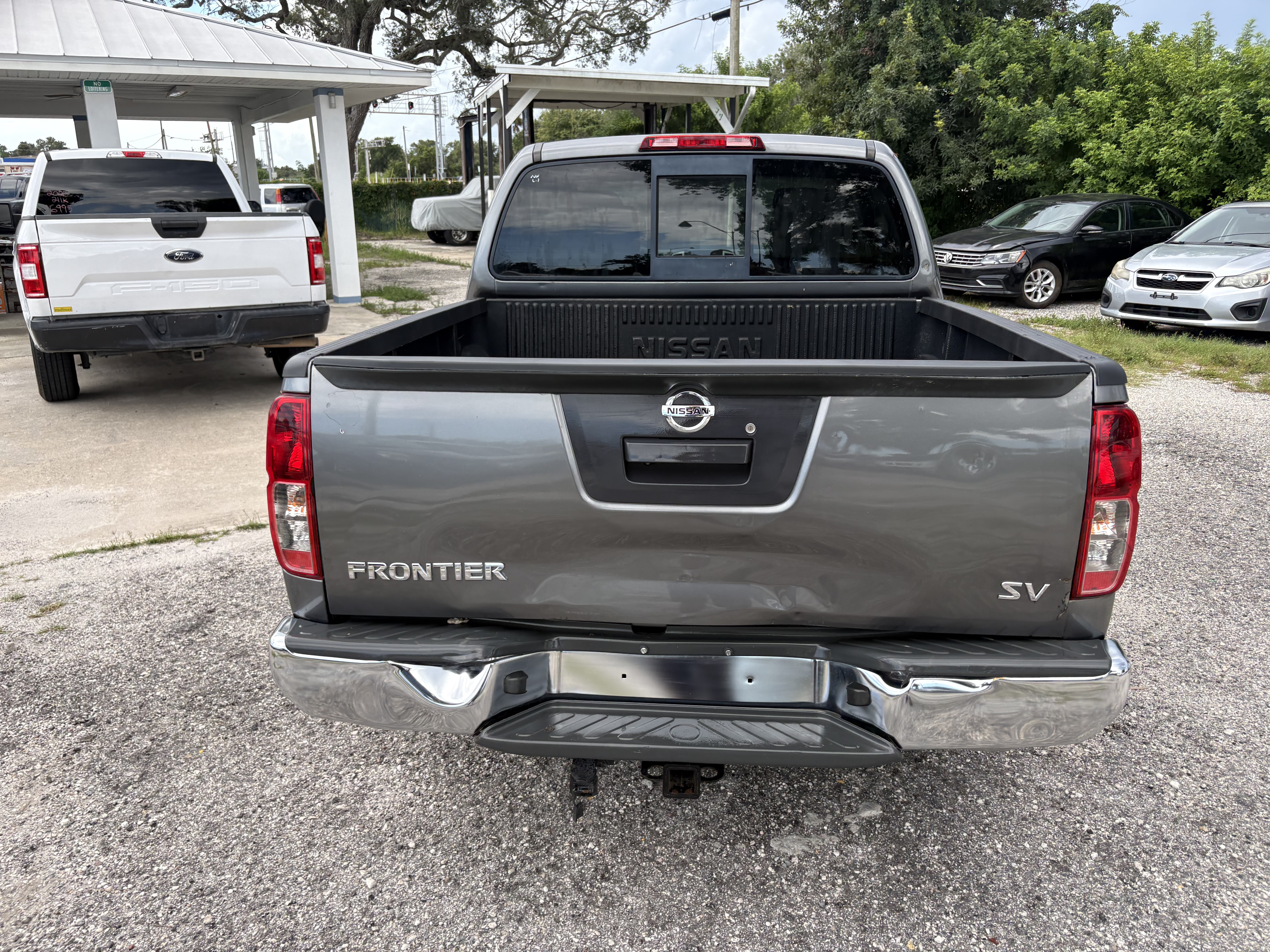 Used 2019 Nissan Frontier 2WD Crew Cab image 3