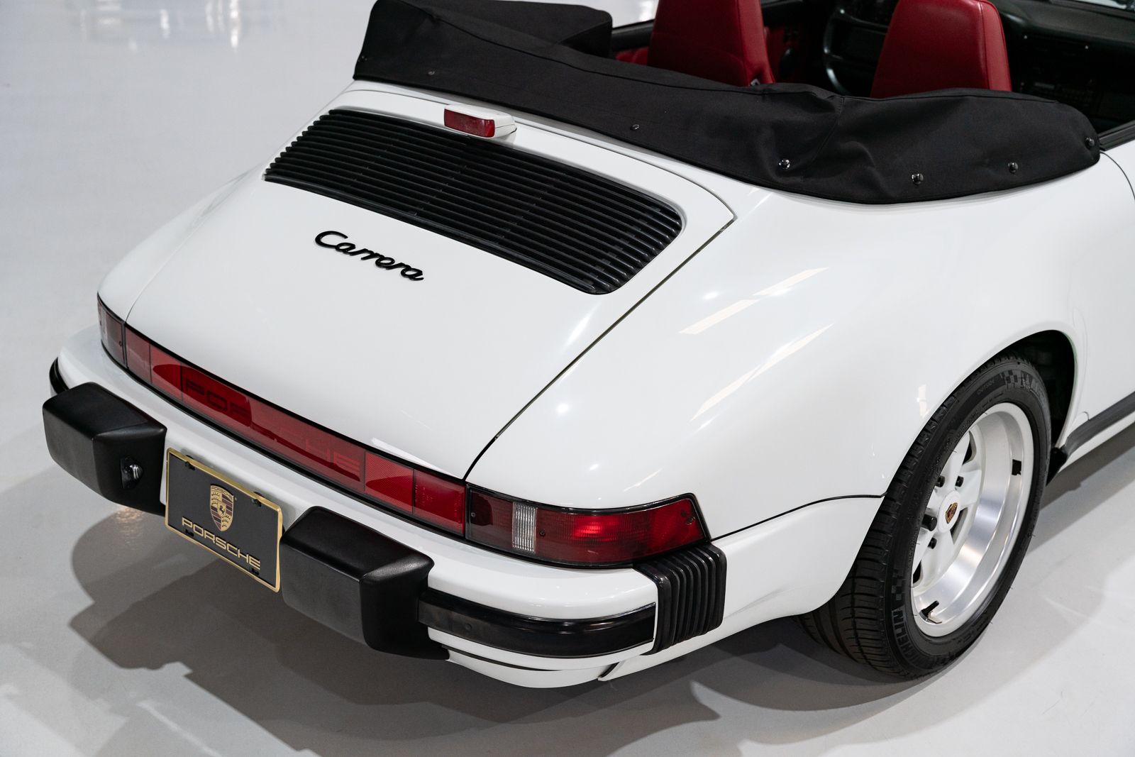 Used 1989 Porsche 911 Carrera Cabriolet RWD image 48