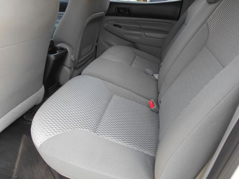 Used 2015 Toyota Tacoma PreRunner image 7