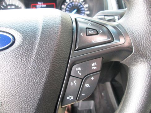 Used 2017 Ford Edge SE image 20