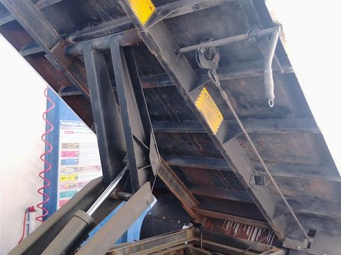 Used 2001 Ford F350 XL image 3