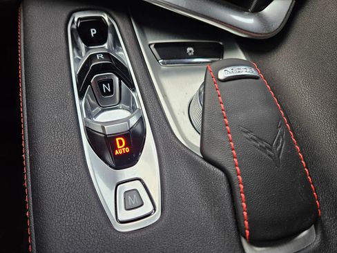 Used 2025 Chevrolet Corvette w/1LT image 14