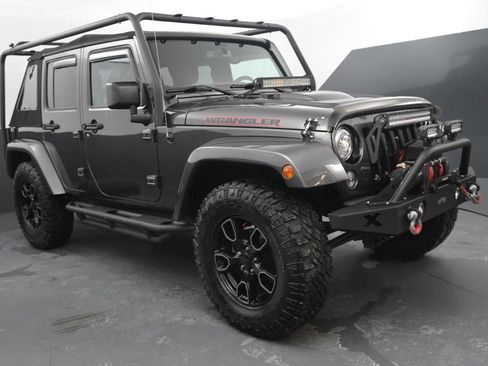 Used 2018 Jeep Wrangler Unlimited Sahara image 7