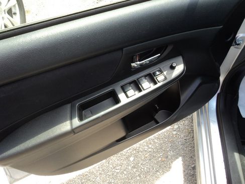 Used 2013 Subaru Impreza 2.0i Sport Premium image 7