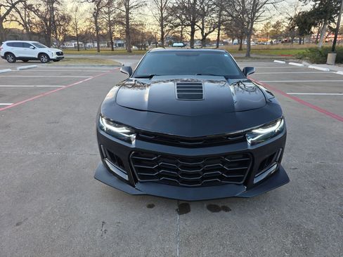 Used 2014 Chevrolet Camaro SS image 2