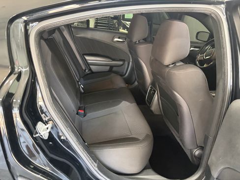 Used 2016 Dodge Charger SXT RWD image 15