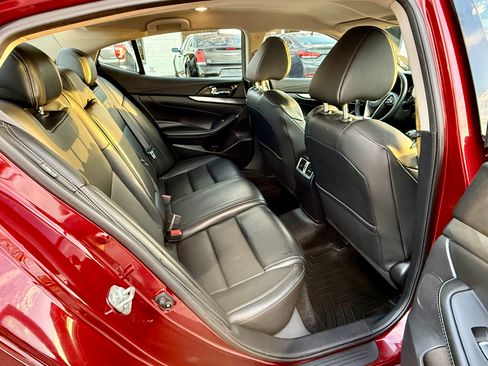Used 2019 Nissan Maxima 3.5 SV image 11