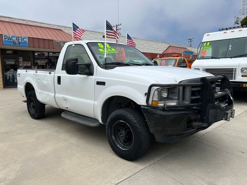 Used 2002 Ford F250 4x4 Regular Cab Super Duty image 3