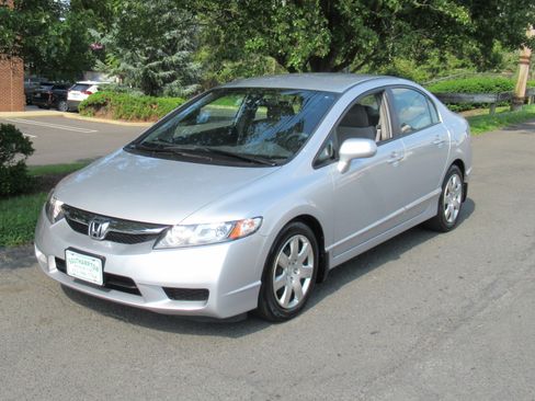 Used 2010 Honda Civic LX Sedan image 2