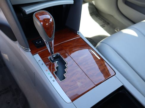 Used 2011 Toyota Camry XLE image 29