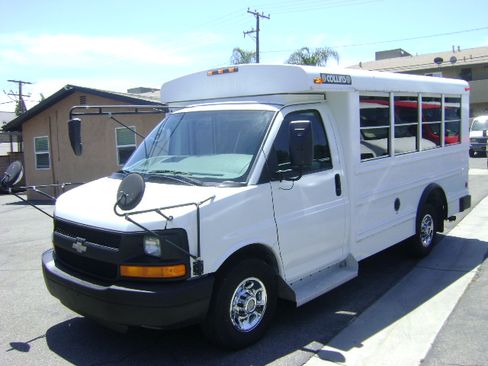 Used 2006 Chevrolet Express 3500 UNAVAIL RWD image 4