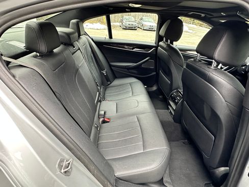 Used 2021 BMW 530i xDrive image 18