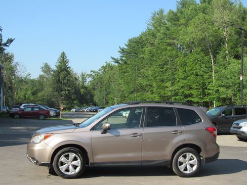 Used 2014 Subaru Forester 2.5i Touring AWD/4WD image 3