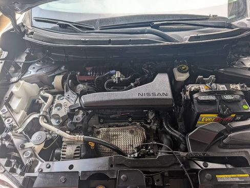 Used 2020 Nissan Rogue SV FWD image 16