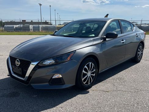 Used 2022 Nissan Altima 2.5 S FWD image 2