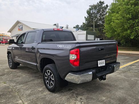 Used 2018 Toyota Tundra SR5 image 3