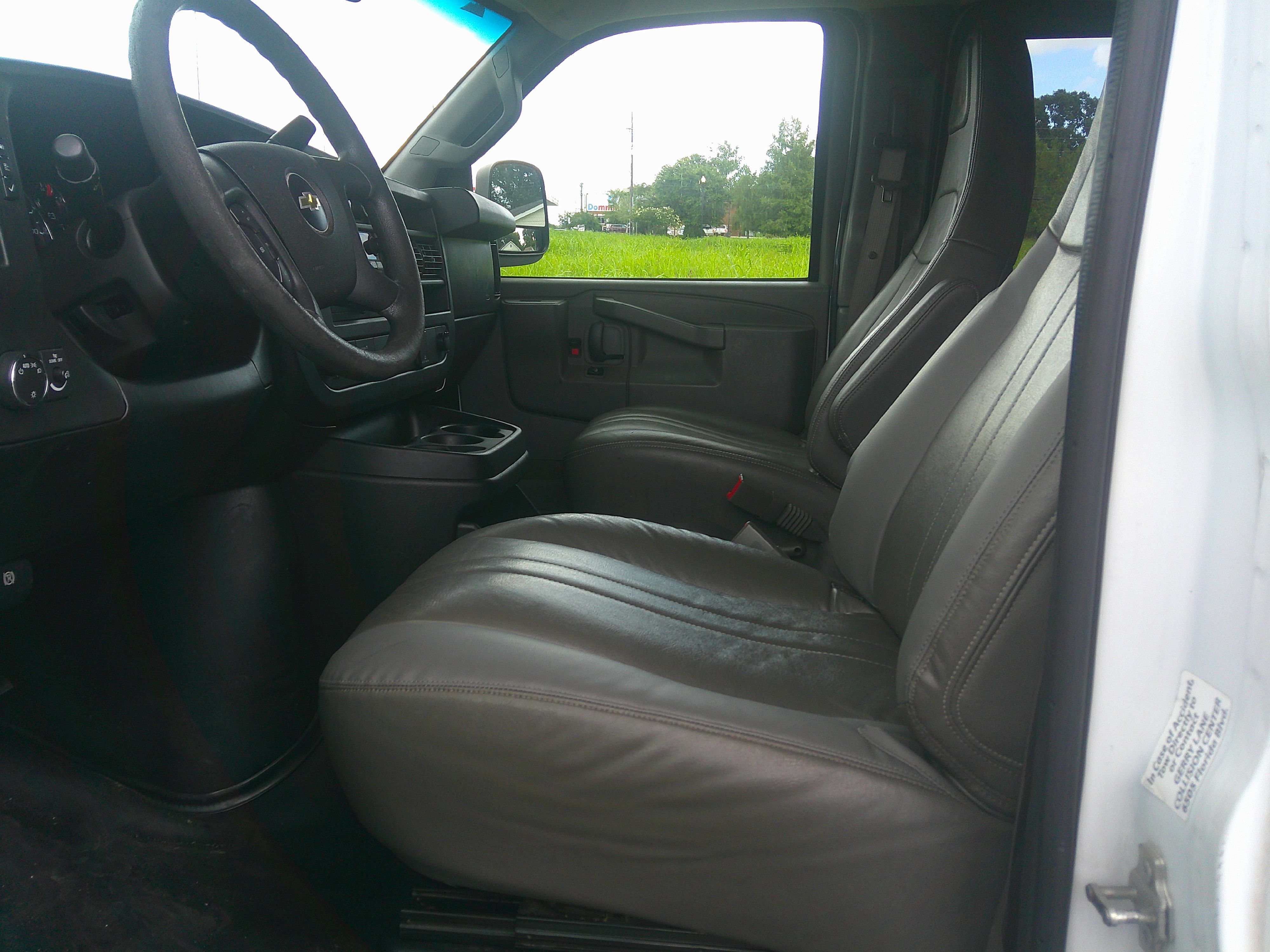 Used 2018 Chevrolet Express 3500 LS Extended Passenger RWD image 6