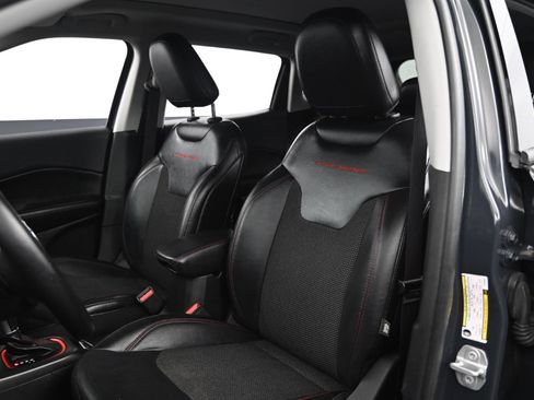 Used 2018 Jeep Compass Trailhawk image 39