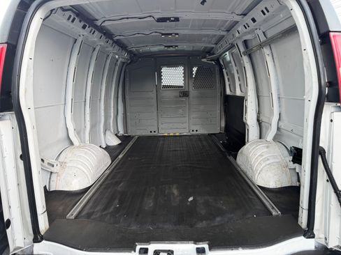 Used 2015 Chevrolet Express 2500 UNAVAIL RWD image 7