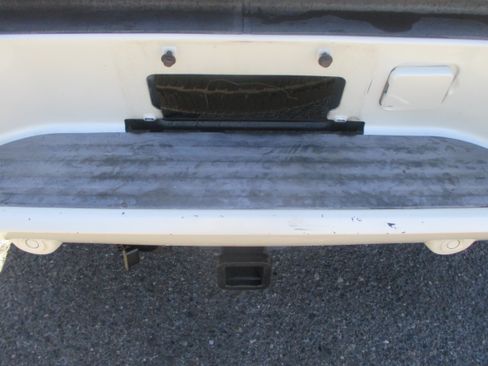 Used 2005 Cadillac Escalade ESV Premium image 12