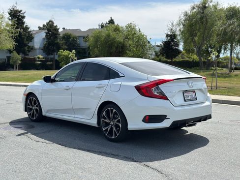 Used 2019 Honda Civic Sport image 3