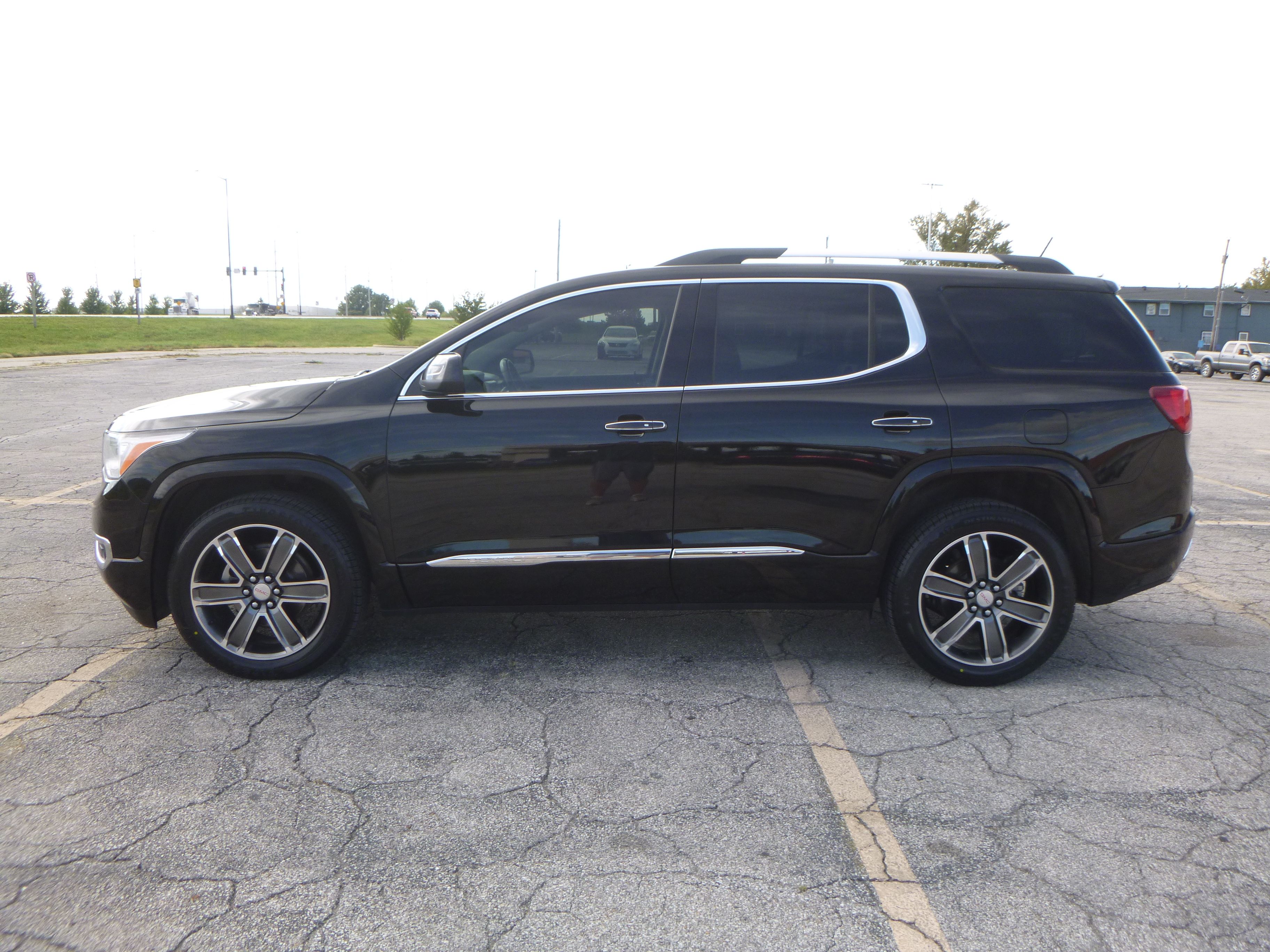 Used 2017 GMC Acadia AWD Denali image 1