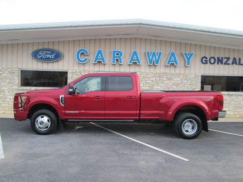 Used 2022 Ford F350 4x4 Crew Cab DRW Super Duty image 2