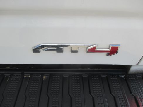 Used 2020 GMC Sierra 1500 AT4 image 16