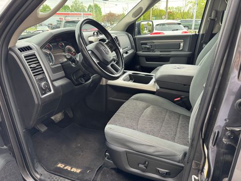Used 2017 RAM 1500 4x4 Crew Cab Big Horn image 7