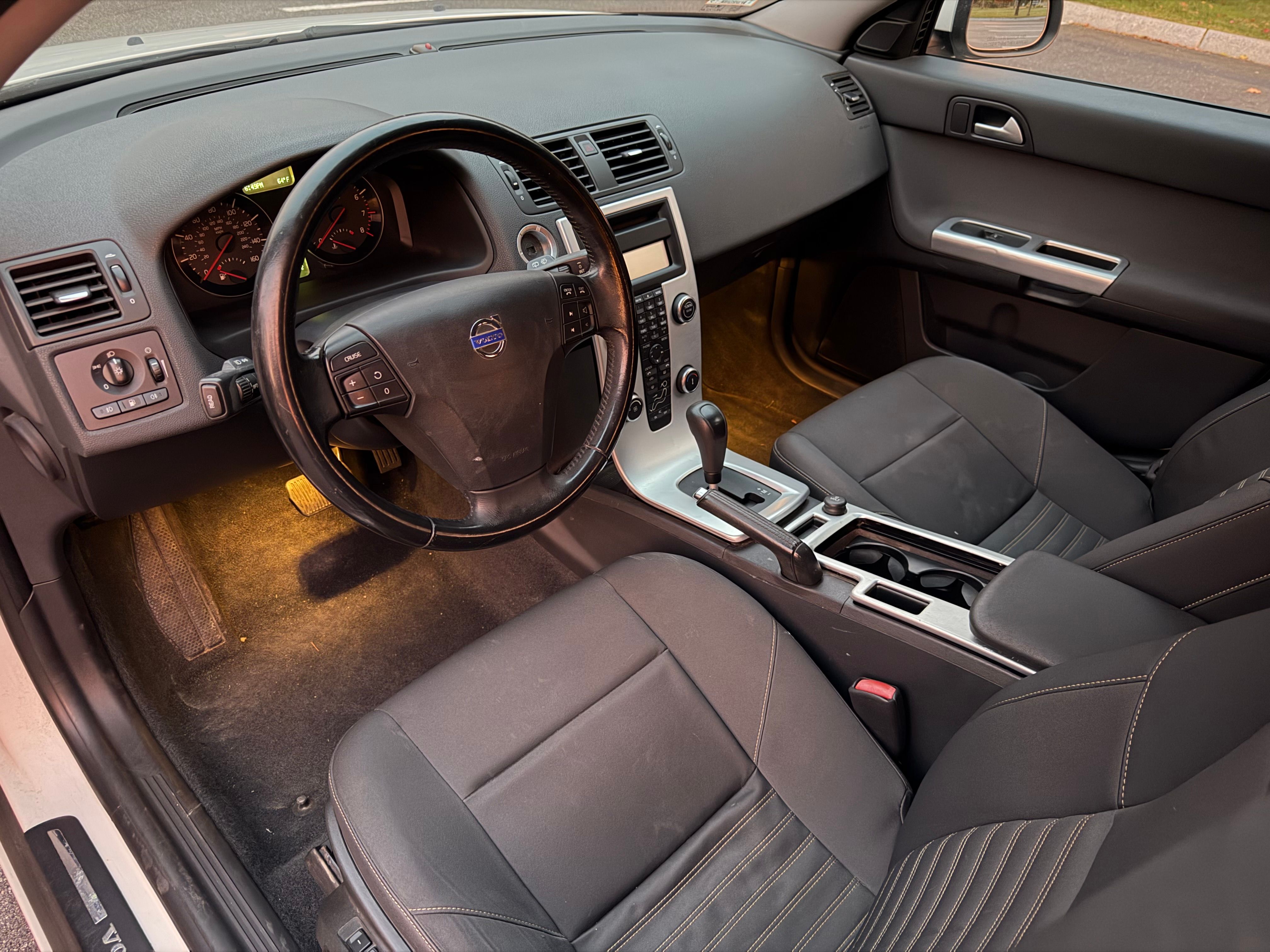Used 2011 Volvo V50 T5 FWD image 27