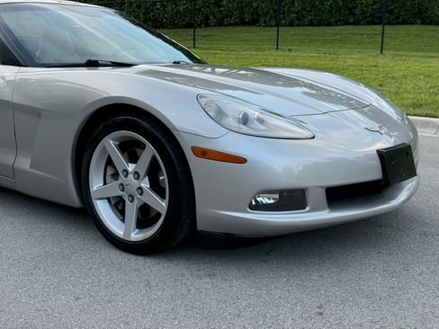 Used 2005 Chevrolet Corvette Coupe RWD image 62