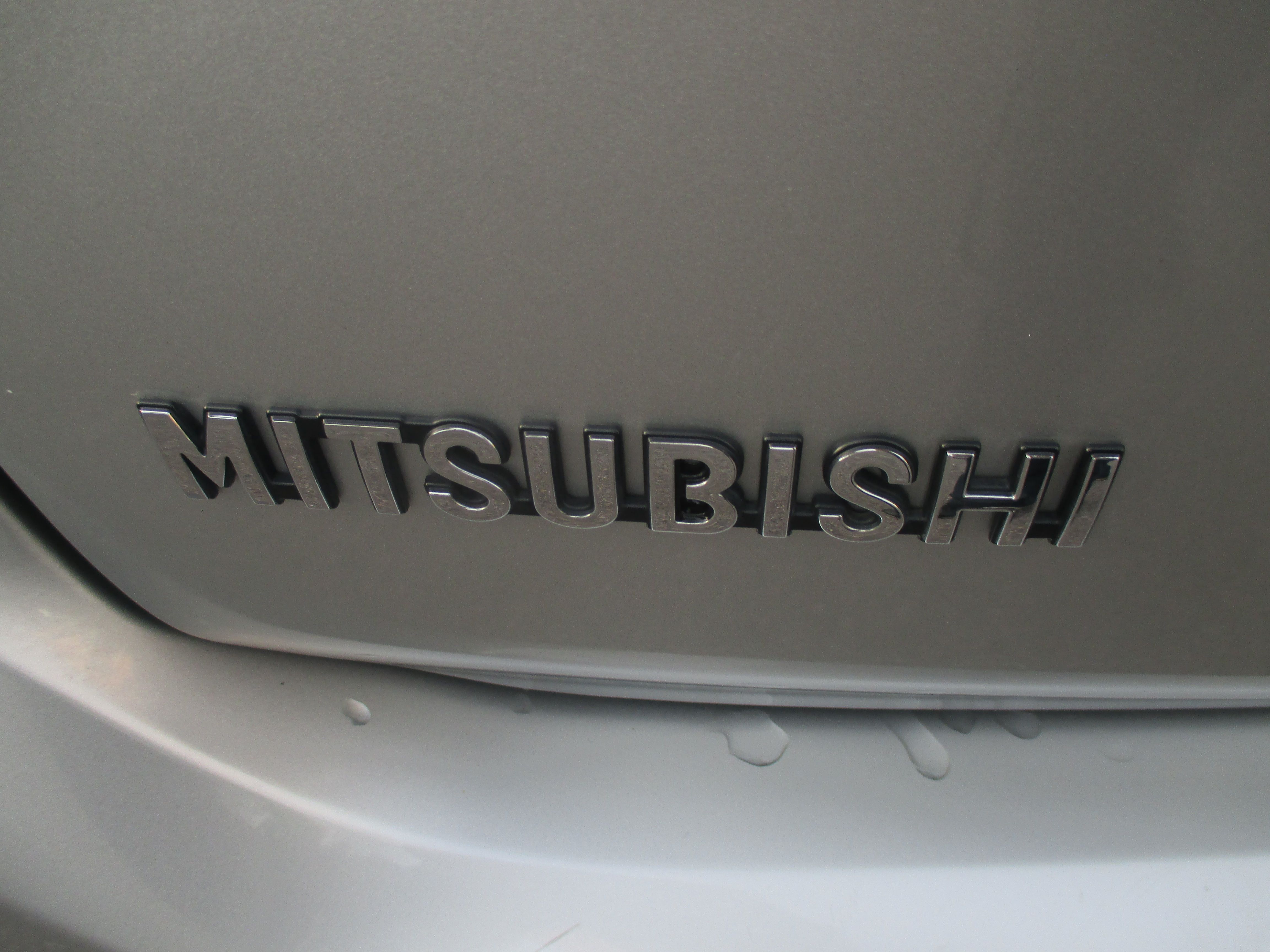 Used 2018 Mitsubishi Outlander SE w/ Tech Package FWD image 13