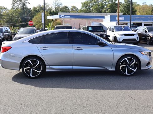 Used 2022 Honda Accord Sport image 9