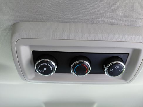 Used 2015 Dodge Journey SXT image 15