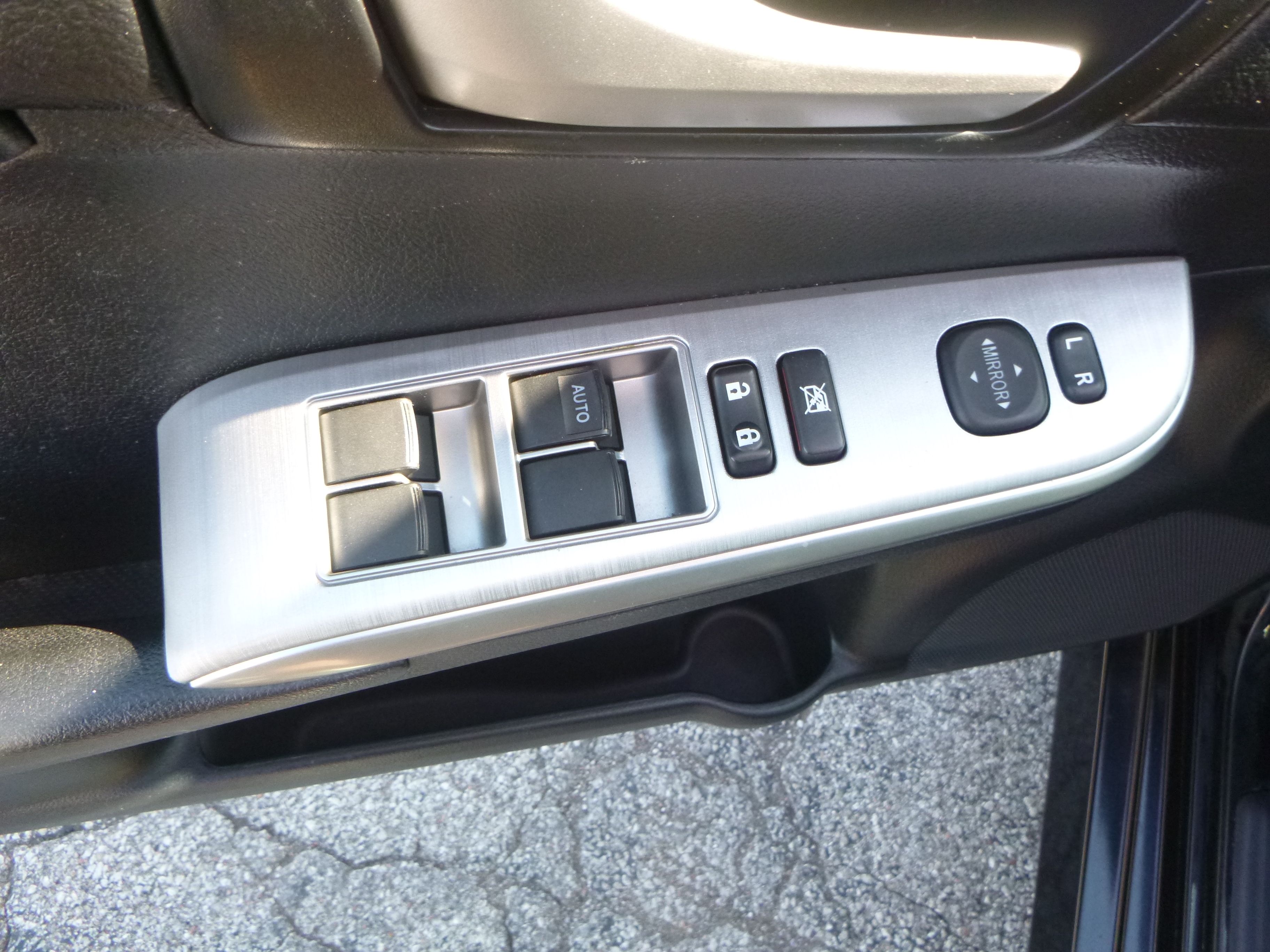 Used 2014 Toyota Camry SE Sport FWD image 12