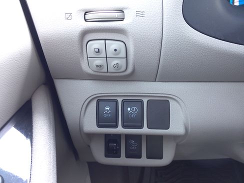 Used 2011 Nissan Leaf SL image 25