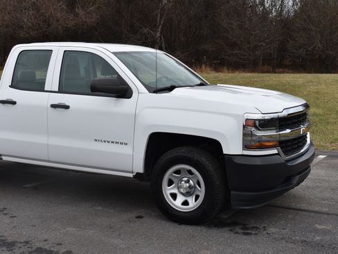 Used 2018 Chevrolet Silverado 1500 4x4 Double Cab image 3