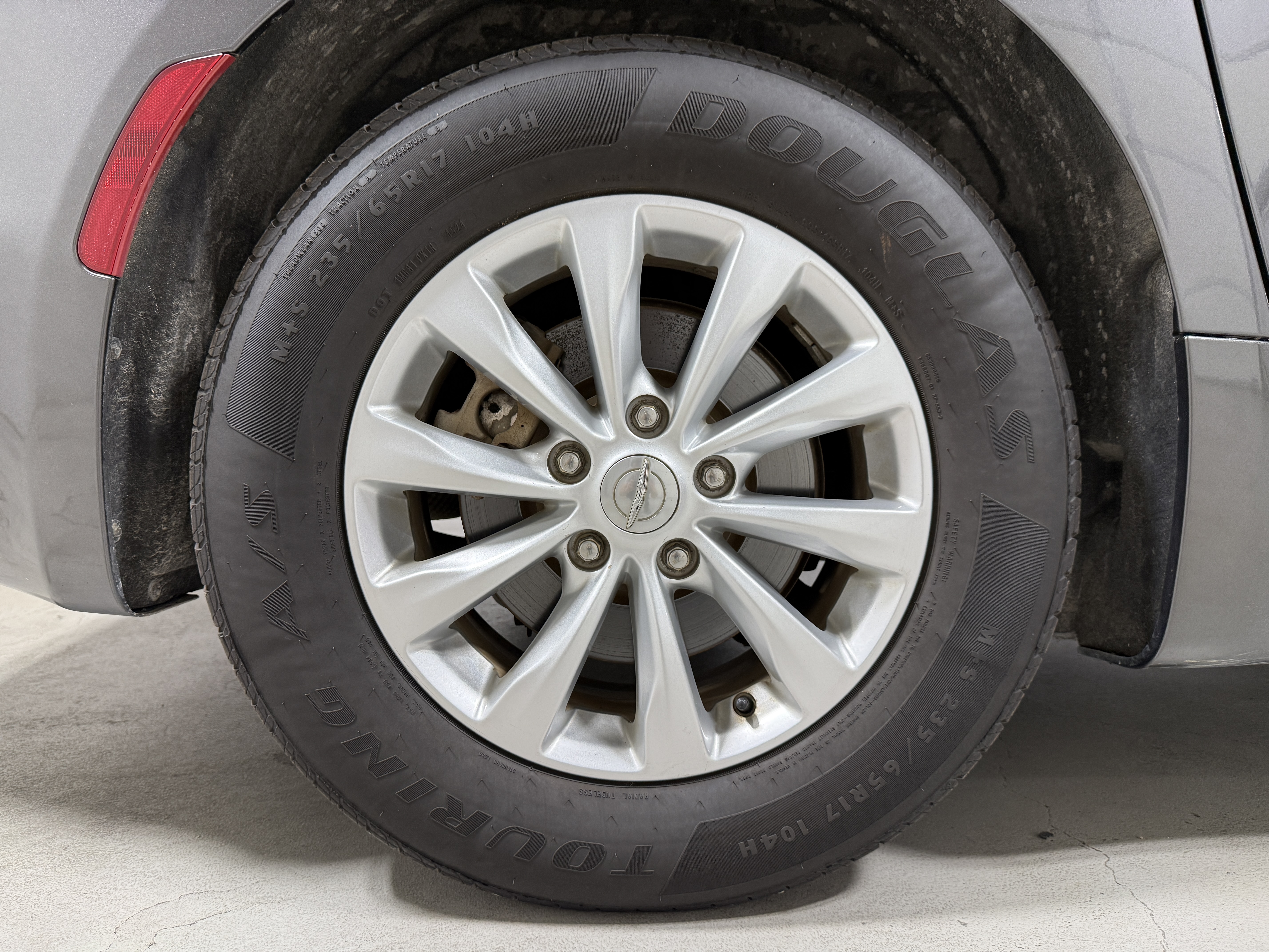 Used 2018 Chrysler Pacifica Touring-L FWD image 15
