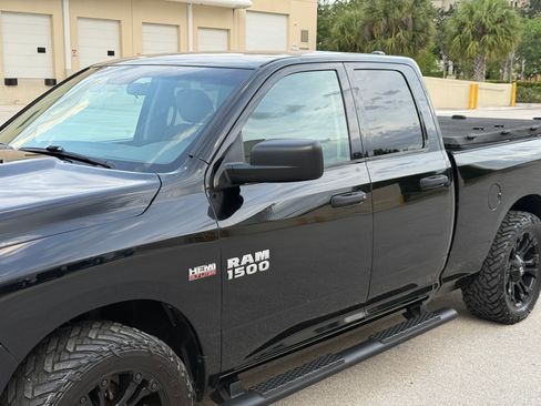 Used 2014 RAM 1500 ST RWD image 28