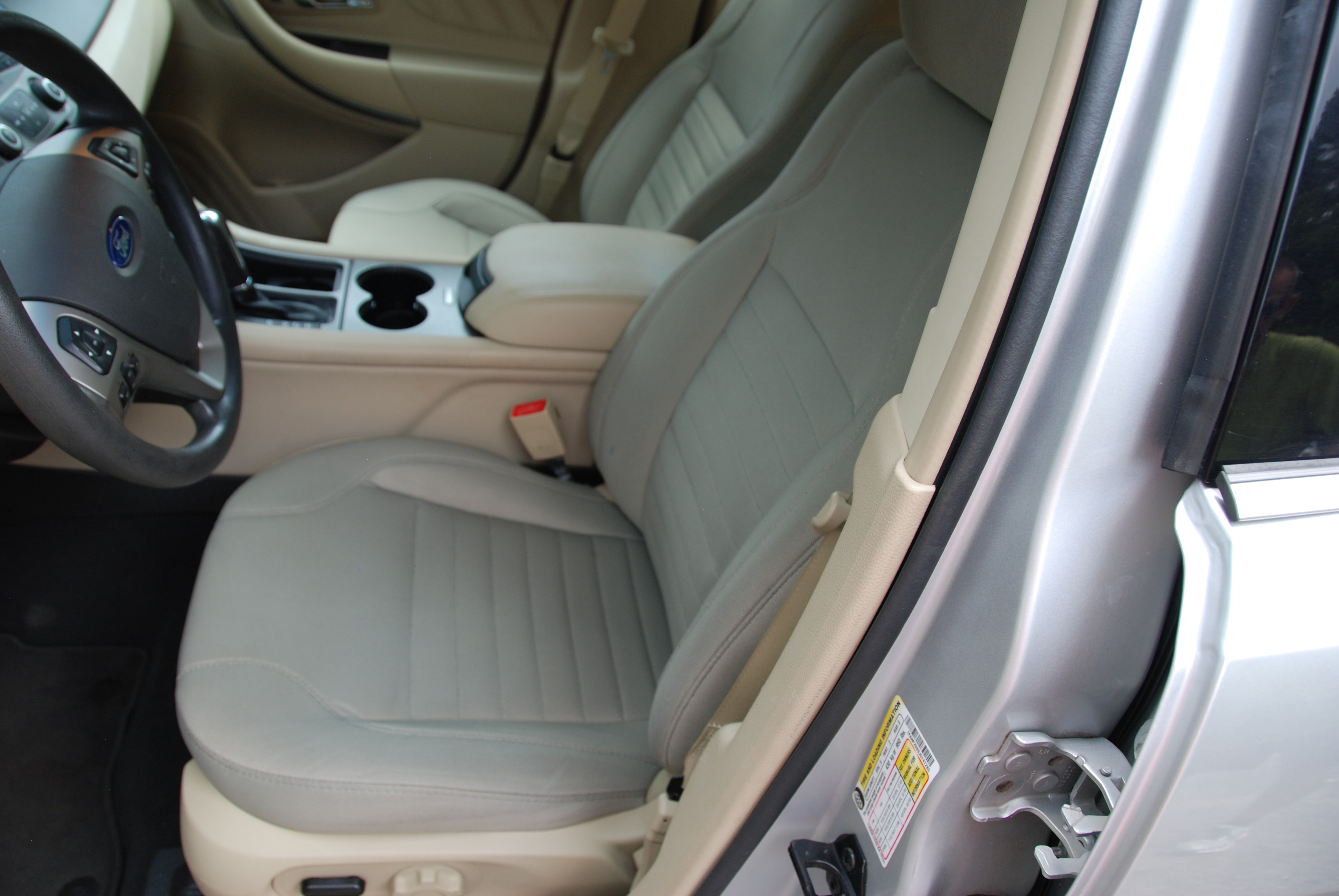 Used 2018 Ford Taurus SE FWD image 24