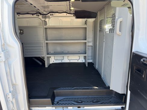 Used 2017 Ford Transit 150 130 Low Roof RWD image 10