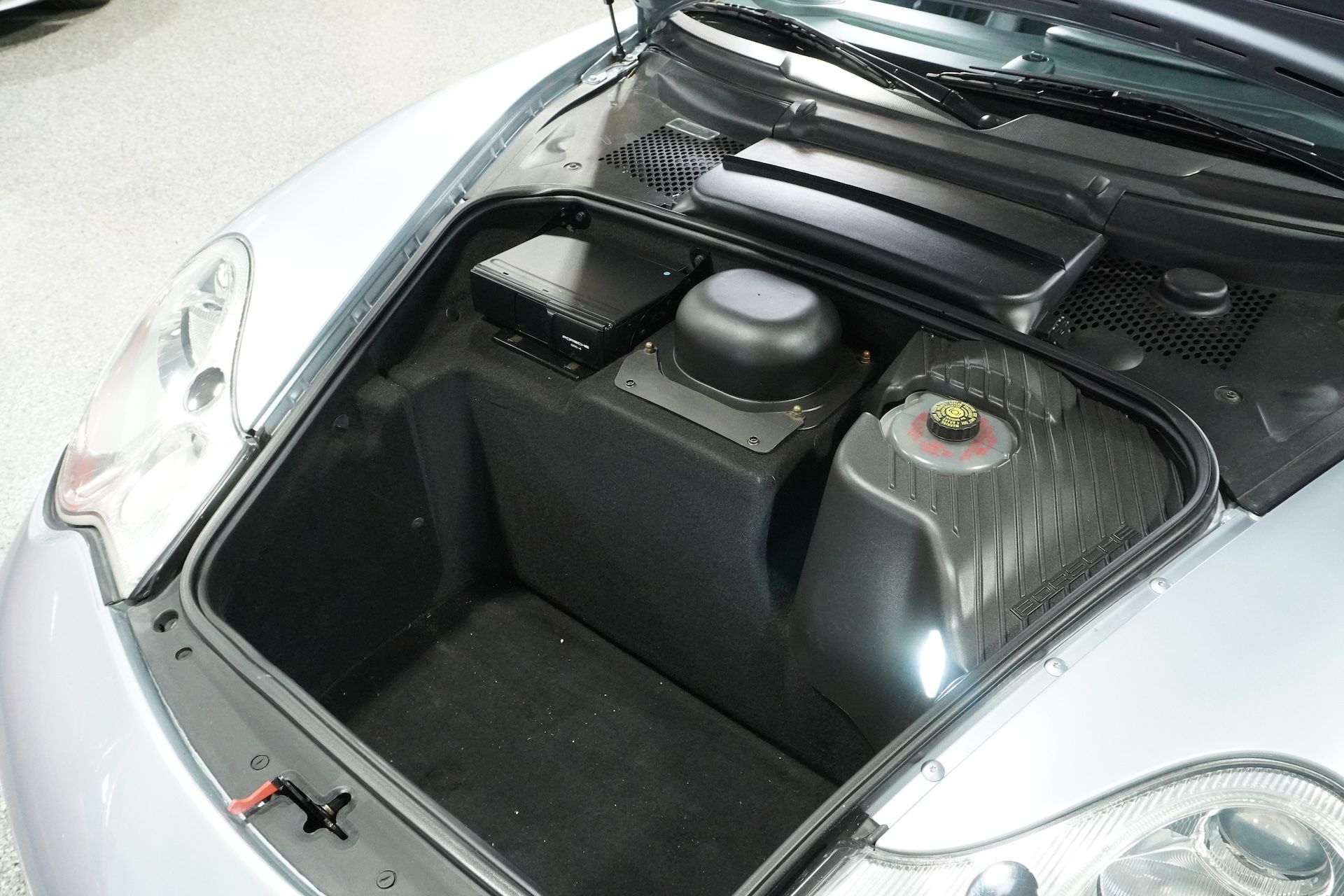 Used 2004 Porsche 911 Carrera 4S Cabriolet AWD/4WD image 39